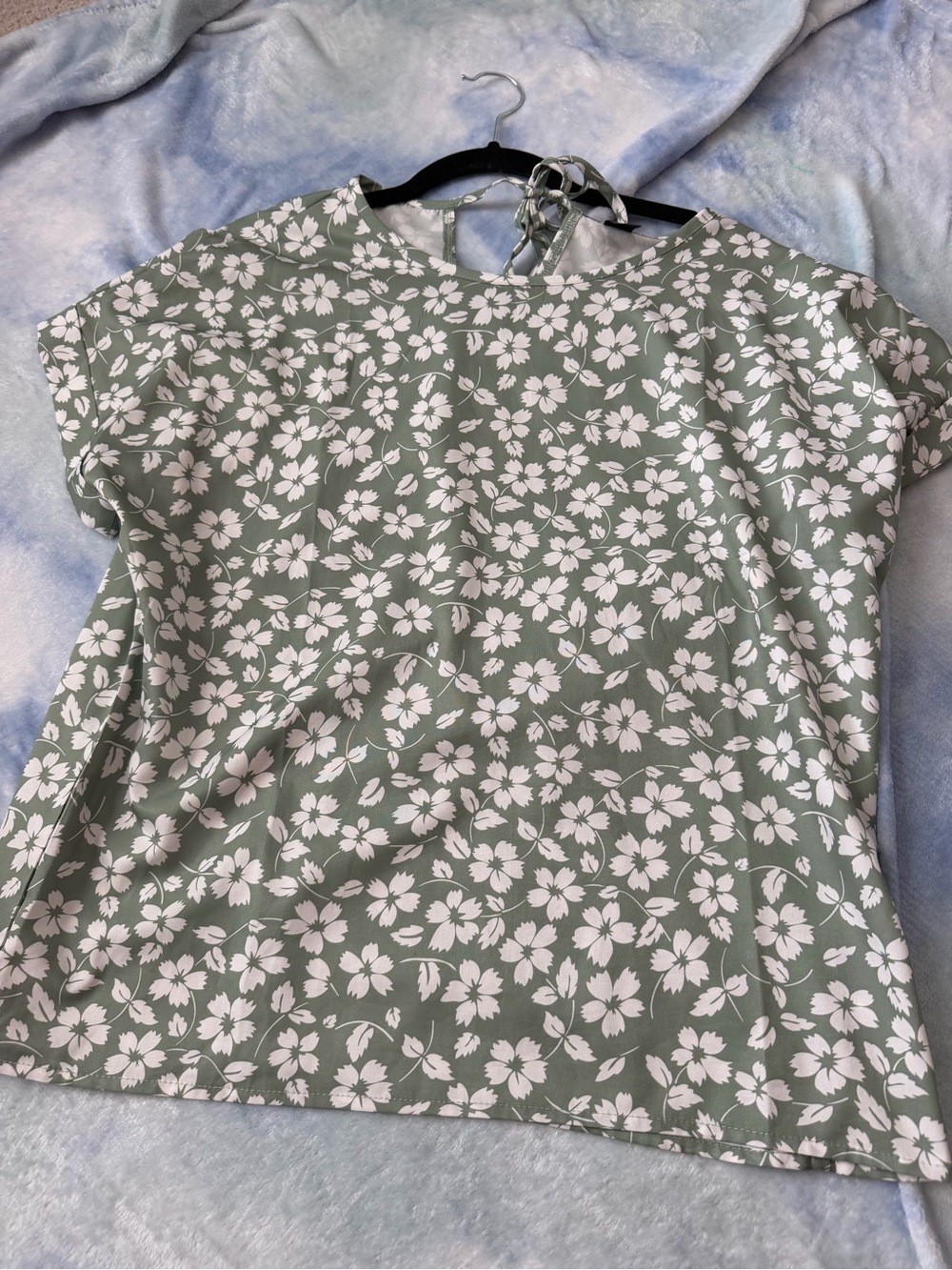 SHEIN Sage Green Floral Short Sleeve Blouse